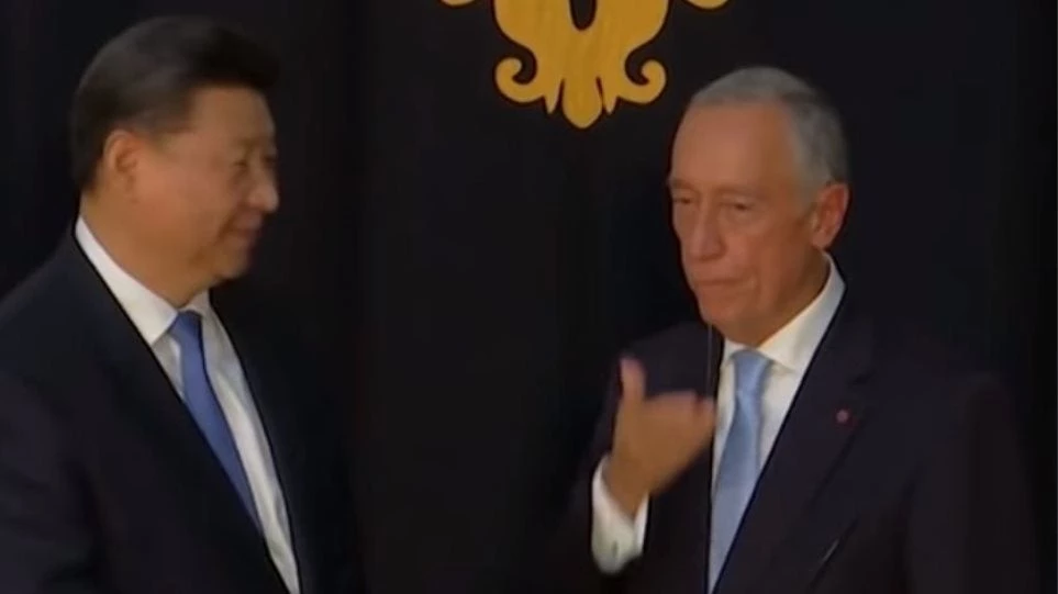 Ο Πορτογάλος πρόεδρος μιλά για επενδύσεις με τον Σι Τζινπίνγκ και του… τρέχουν κυριολεκτικά τα σάλια (βίντεο)